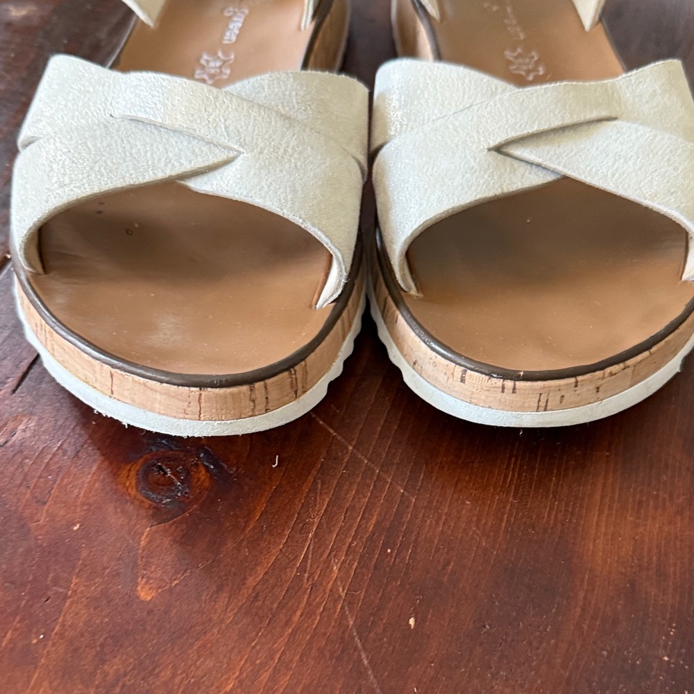 Paul Green Cream Crossover Platform Sandals with Ankle Strap - Picture 4 of 8